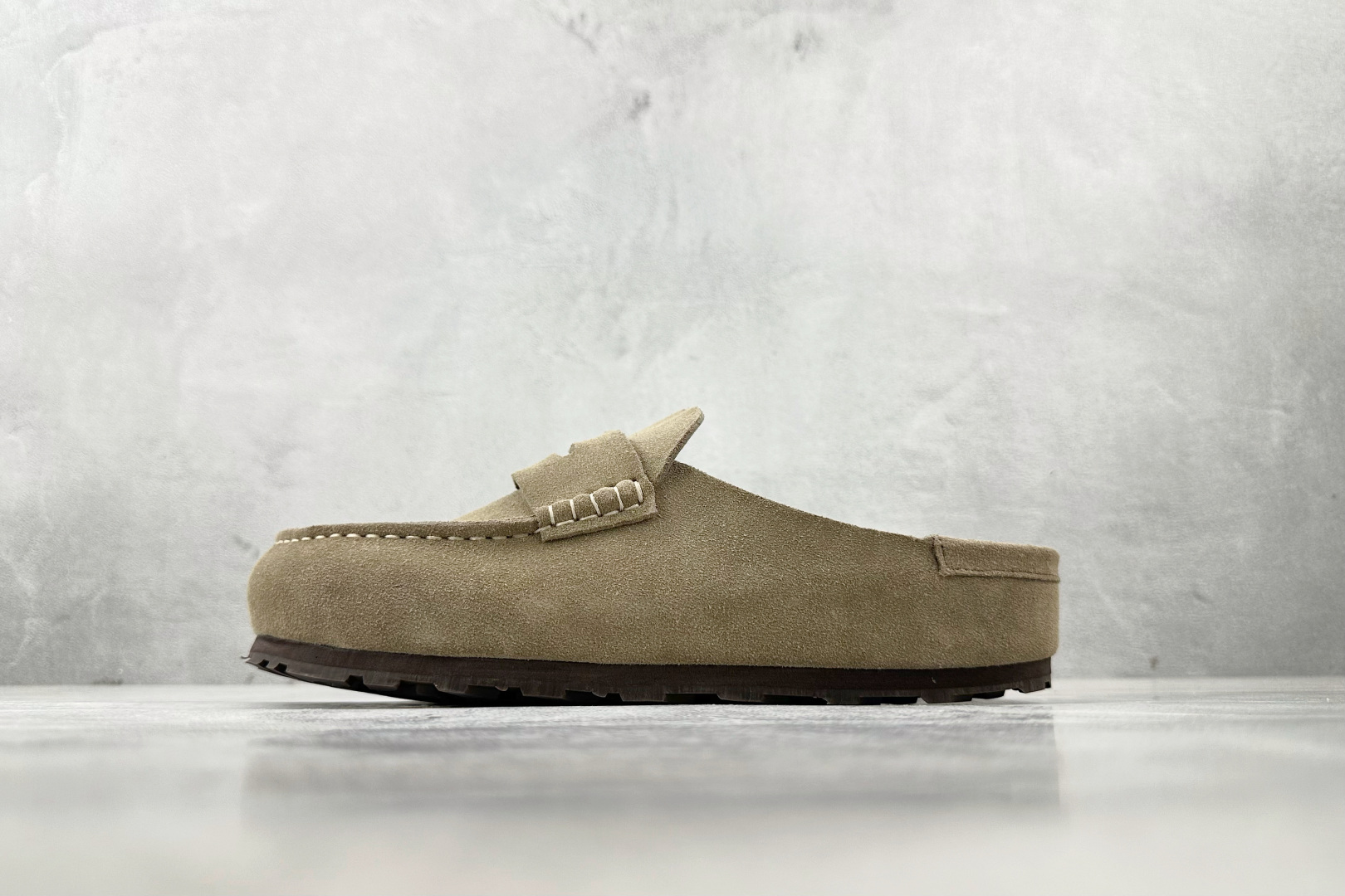 莞产 
Birkenstock Naples Wrapped 灰褐色

货号：
尺码：36 36.5 3