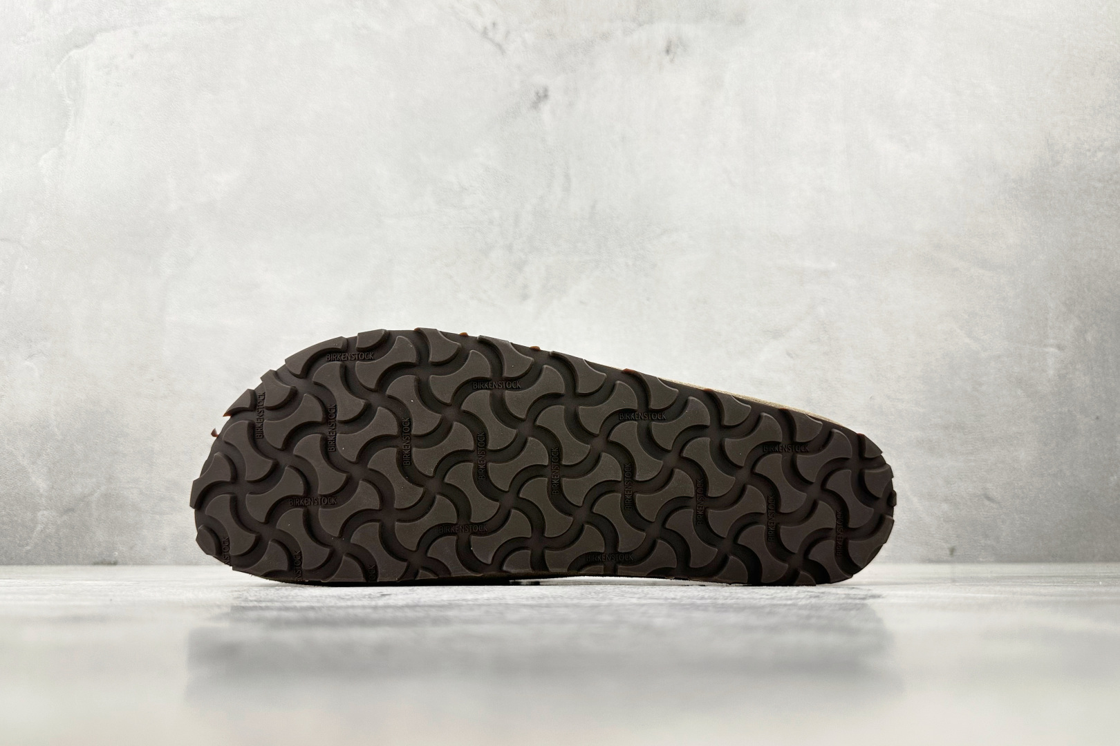 莞产 
Birkenstock Naples Wrapped 灰褐色

货号：
尺码：36 36.5 3