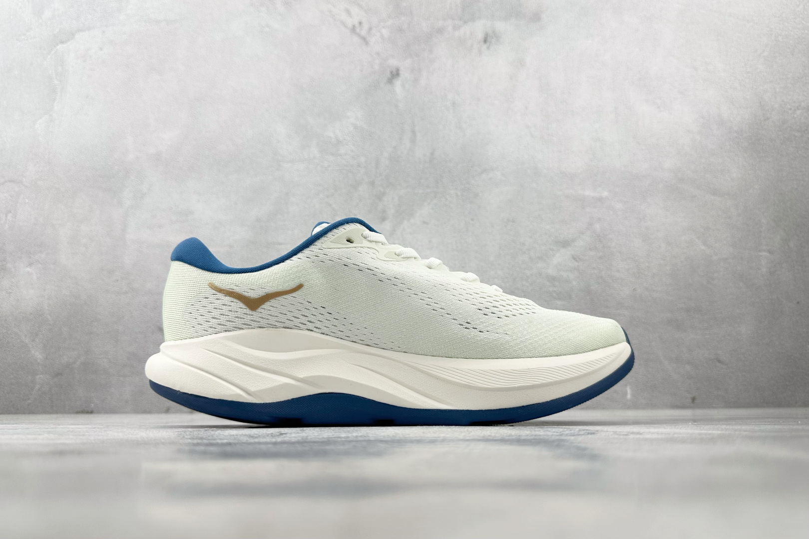 HOKA ONE ONE RINC4 白色 1155132-FTG