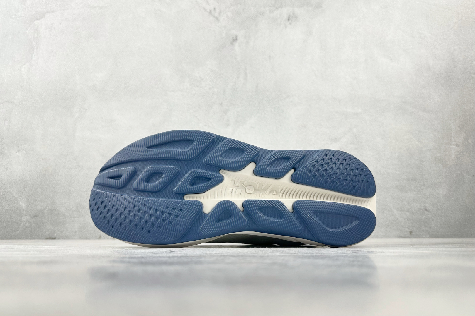 HOKA ONE ONE RINC4 白色 1155132-FTG