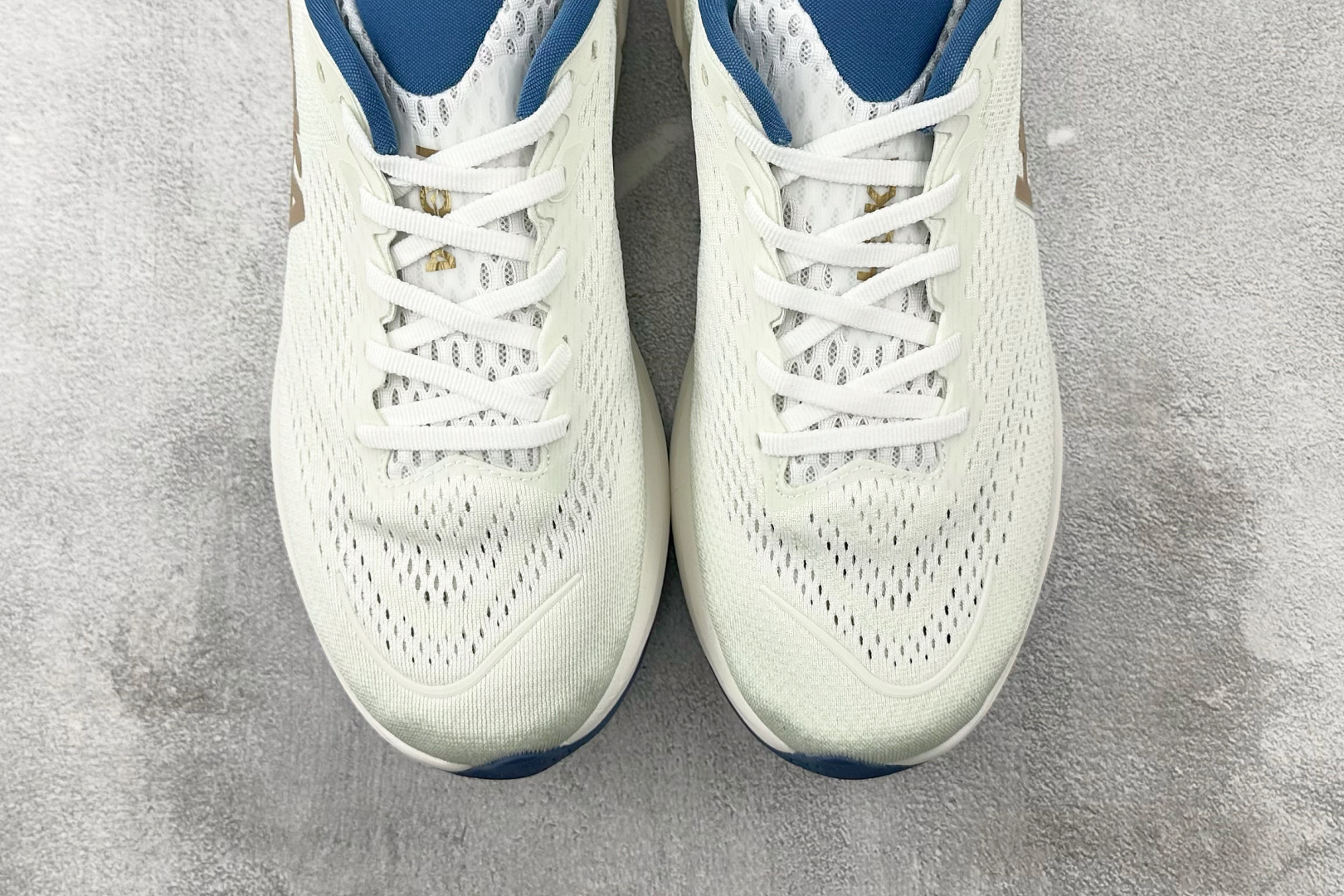 HOKA ONE ONE RINC4 白色 1155132-FTG