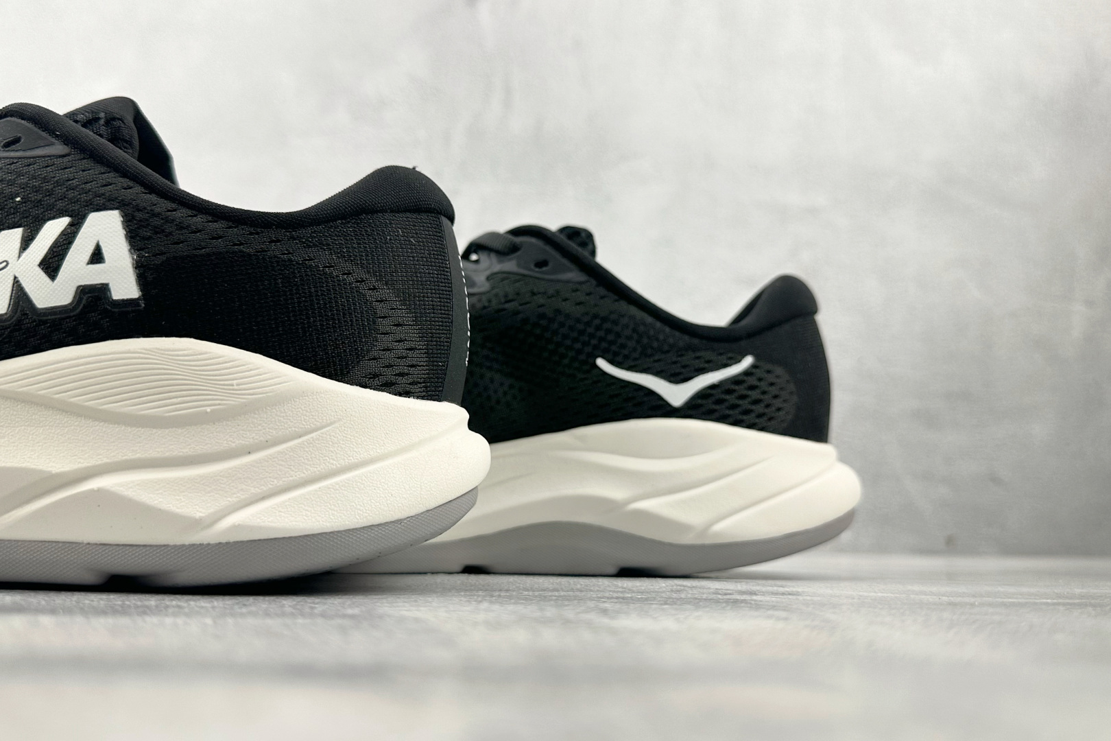 HOKA ONE ONE RINC4 黑白 1155130-bwht