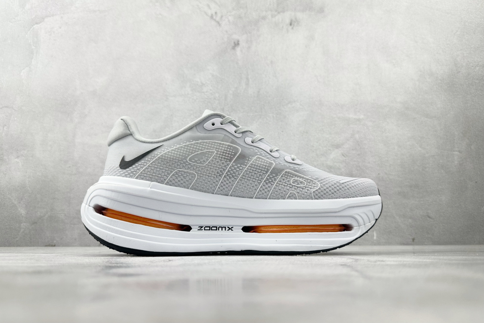 Nike Vomero Vomero Premium 灰色 HM5973-603