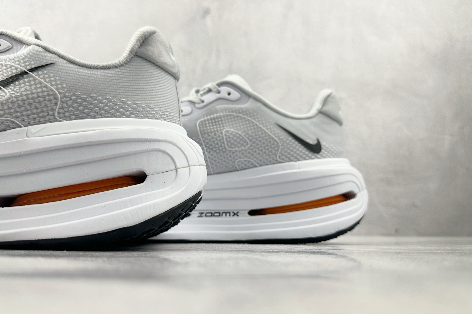 Nike Vomero Vomero Premium 灰色 HM5973-603