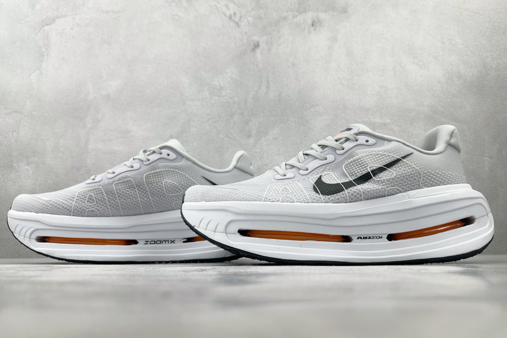 Nike Vomero Vomero Premium 灰色 HM5973-603