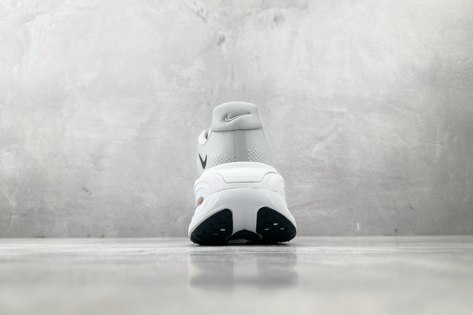 Nike Vomero Vomero Premium 灰色 HM5973-603