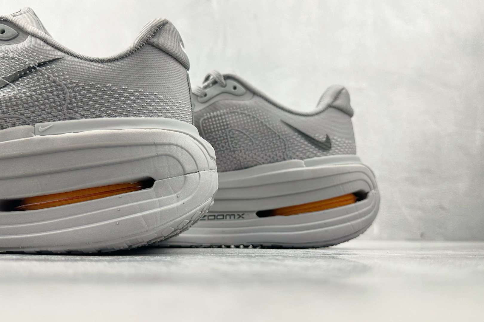 Nike Vomero Vomero Premium 灰色 HQ2050-755