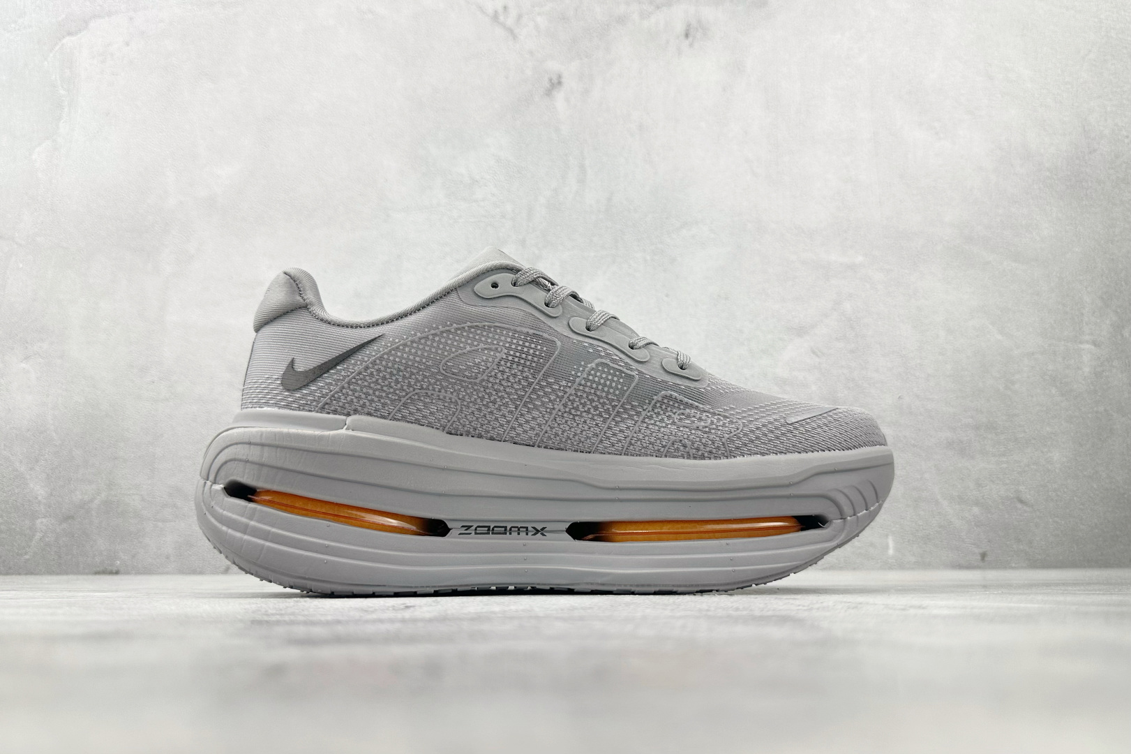 Nike Vomero Vomero Premium 灰色 HQ2050-755