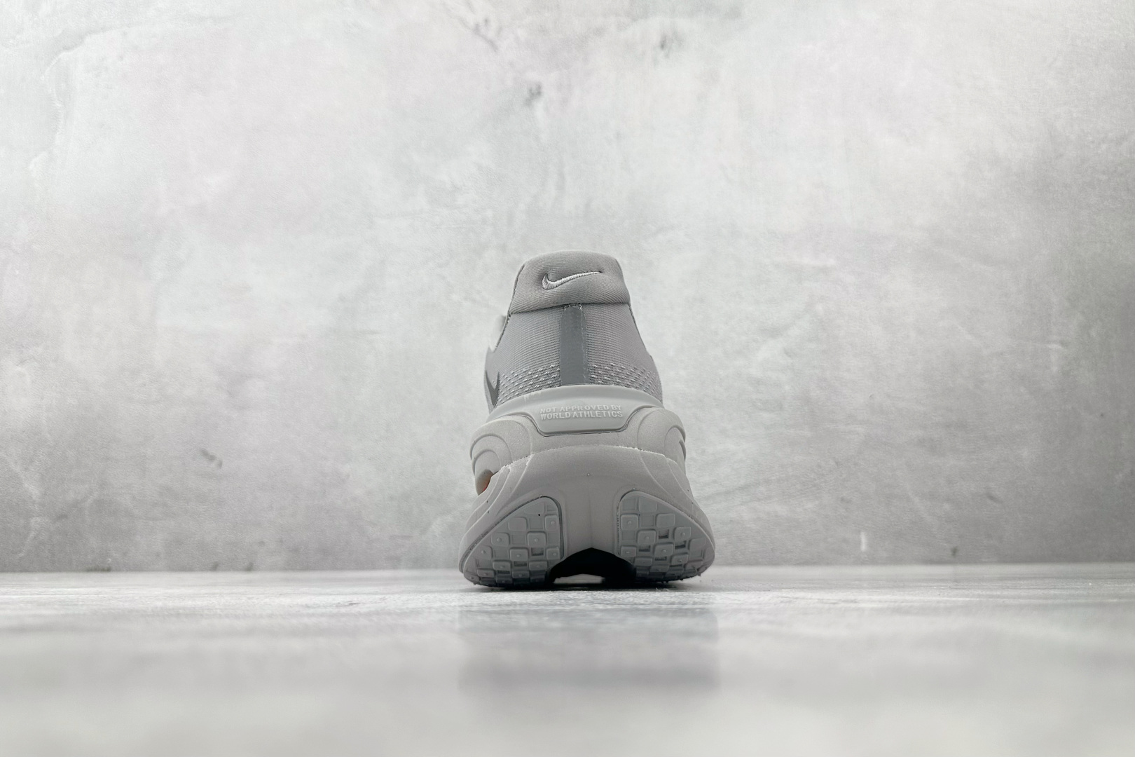 Nike Vomero Vomero Premium 灰色 HQ2050-755