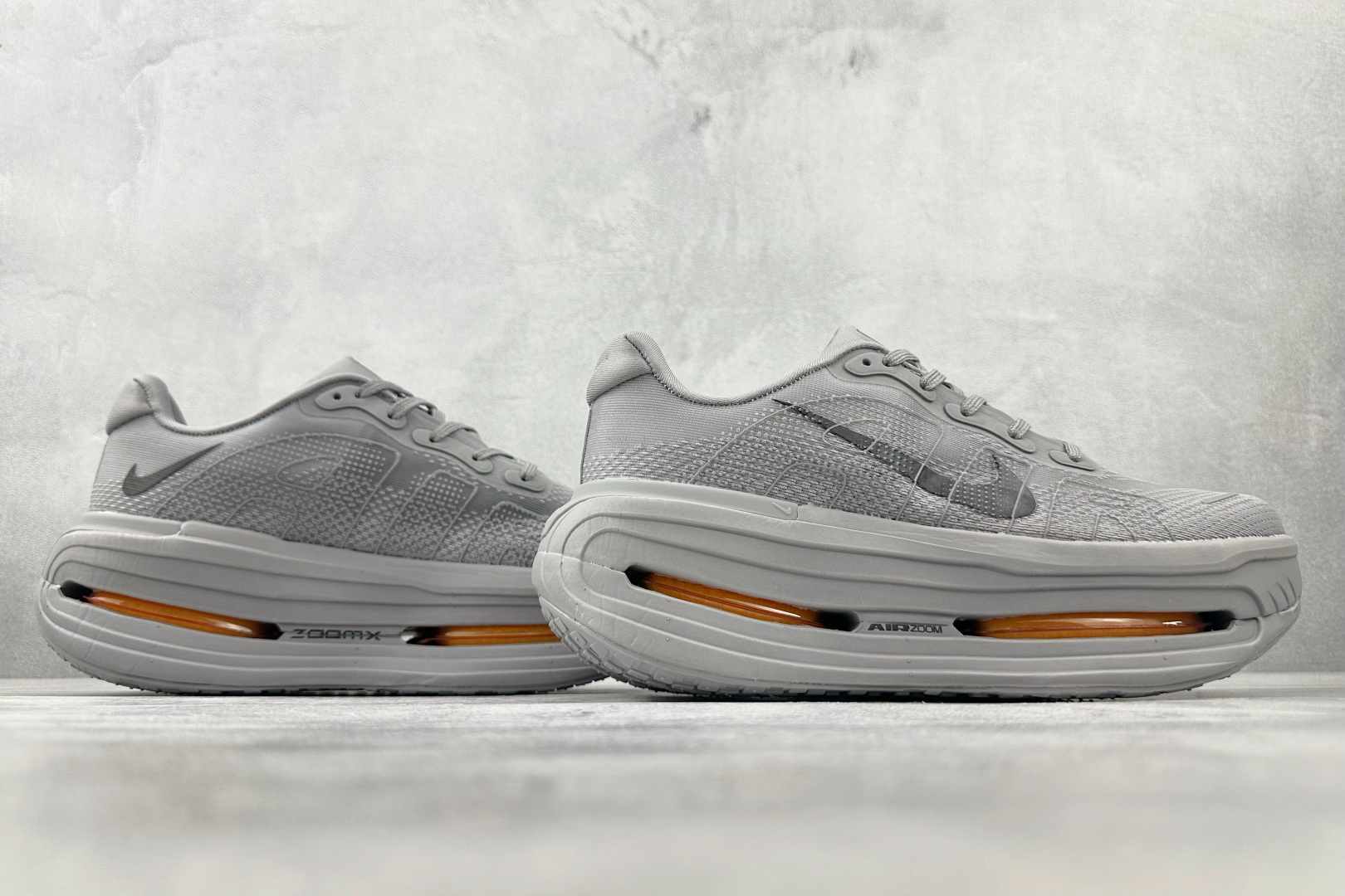 Nike Vomero Vomero Premium 灰色 HQ2050-755