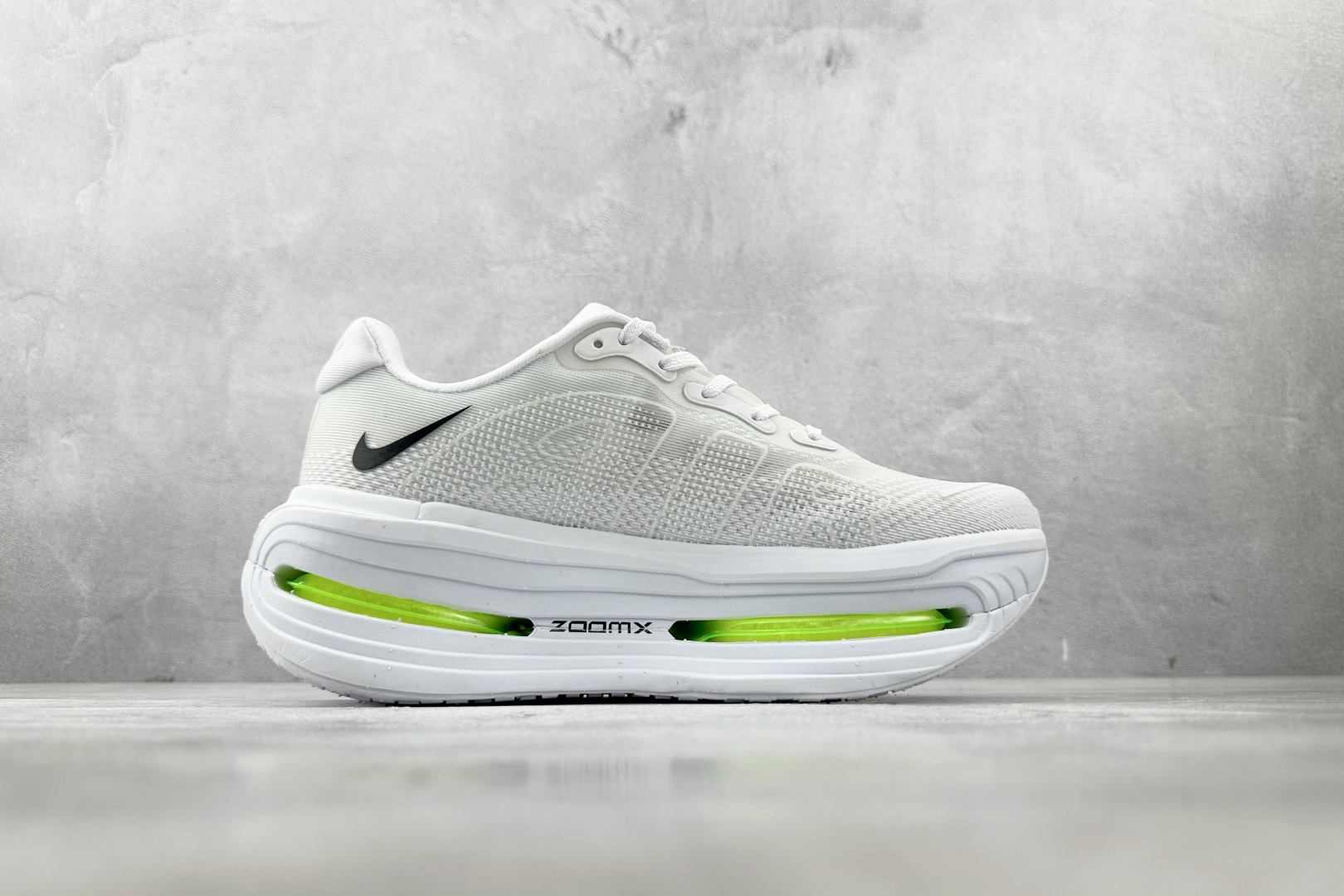 Nike Vomero Vomero Premium 白色 HQ2050-300