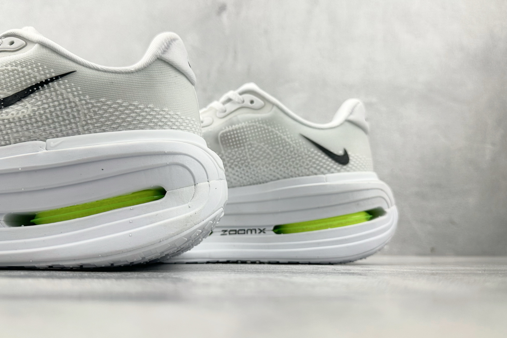 Nike Vomero Vomero Premium 白色 HQ2050-300