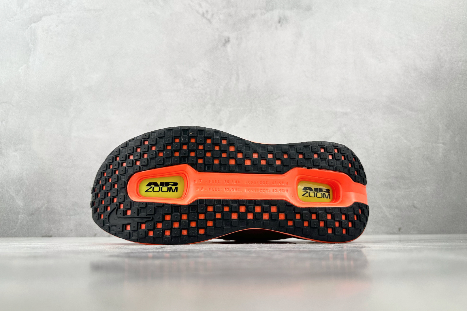 Nike Vomero Vomero Premium 粉橙 HQ2050-442