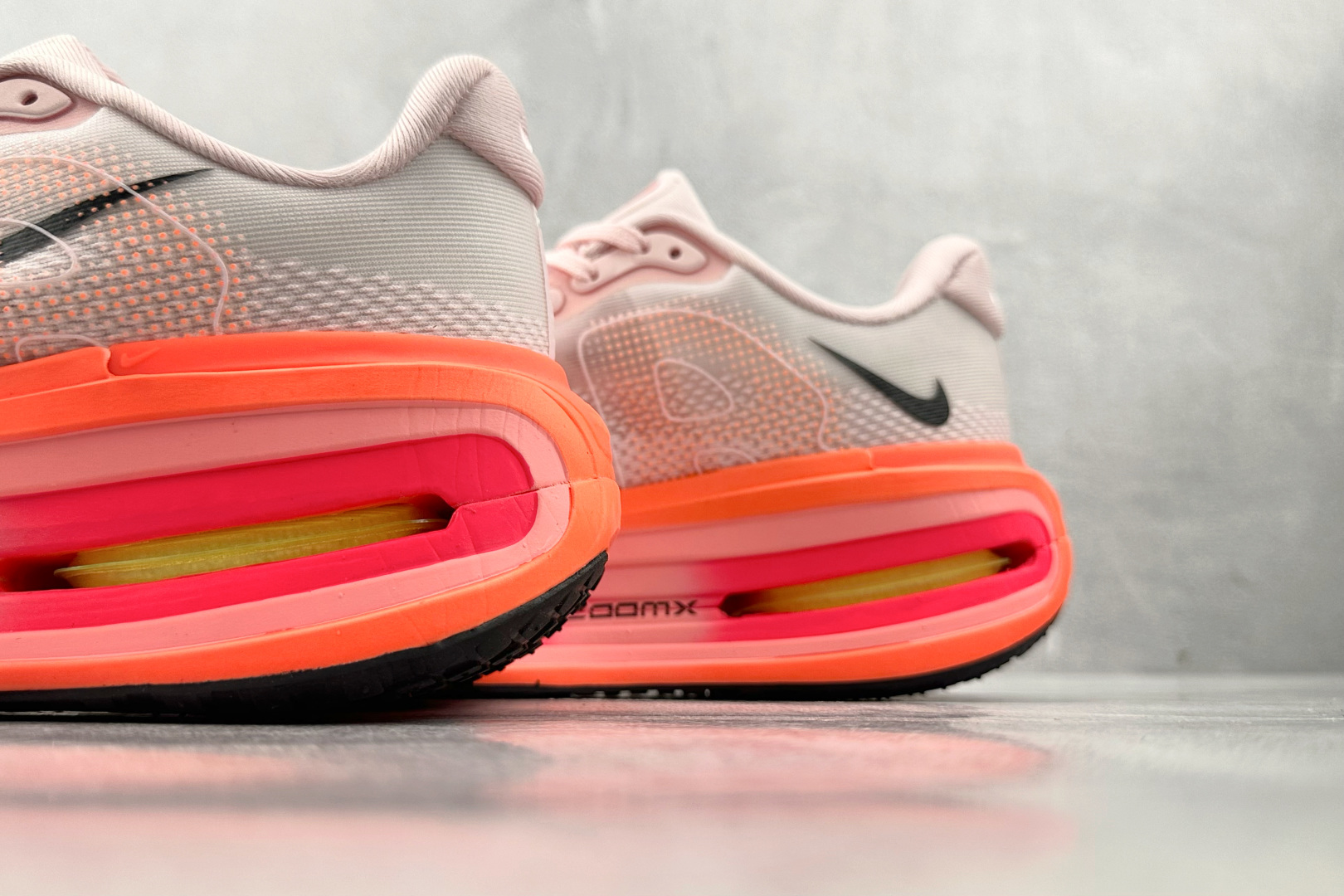 Nike Vomero Vomero Premium 粉橙 HQ2050-442