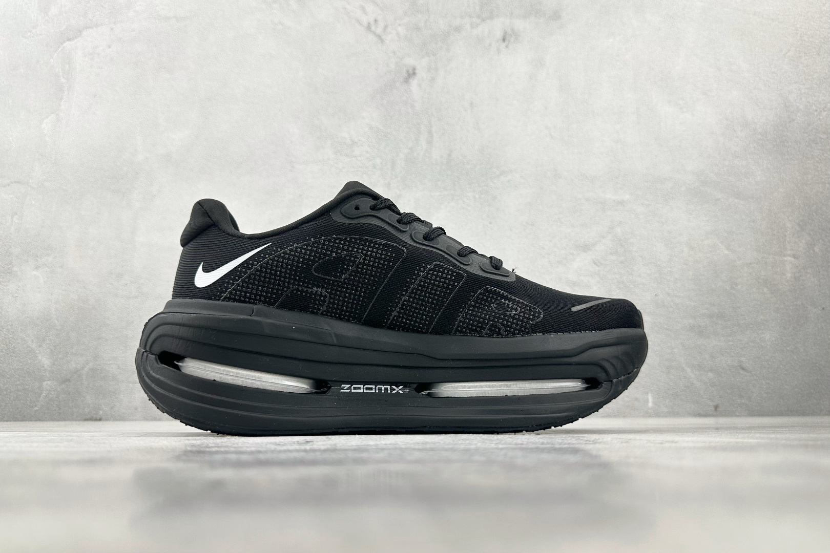 Nike Vomero Vomero Premium 黑色 HM5973-100