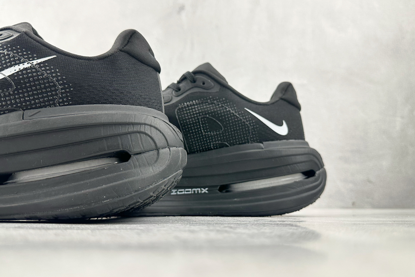 Nike Vomero Vomero Premium 黑色 HM5973-100