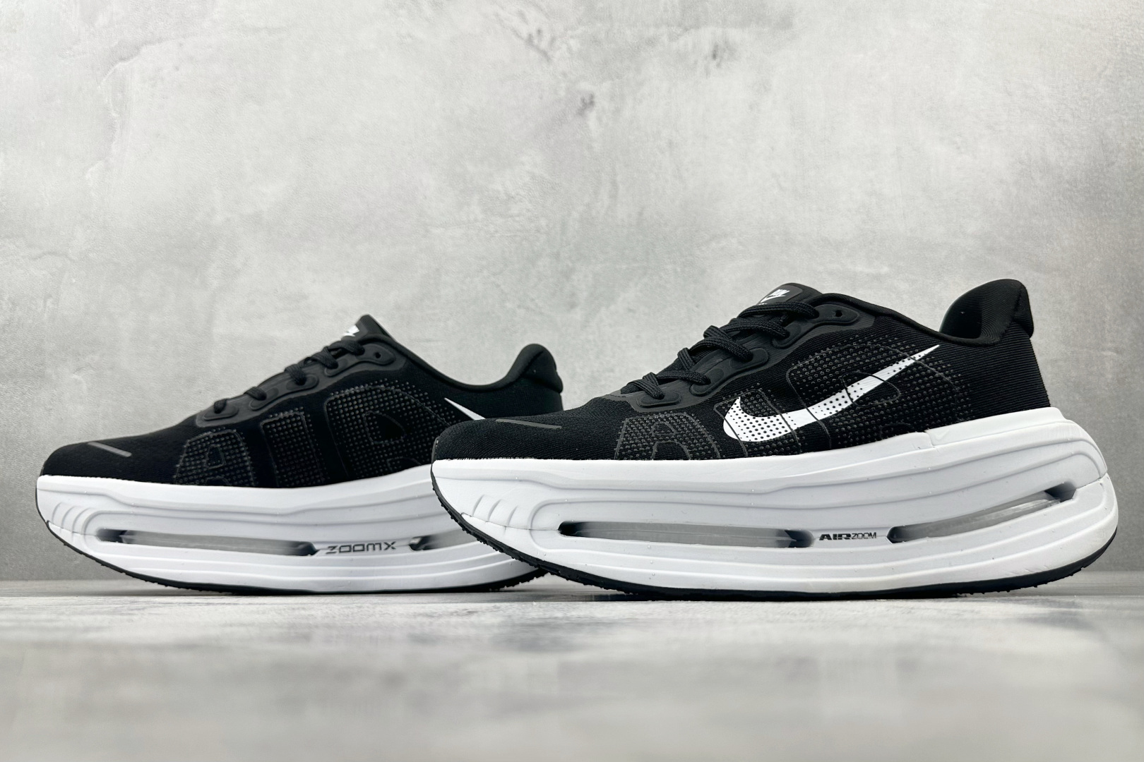 Nike Vomero Vomero Premium 黑白 HM5973-400