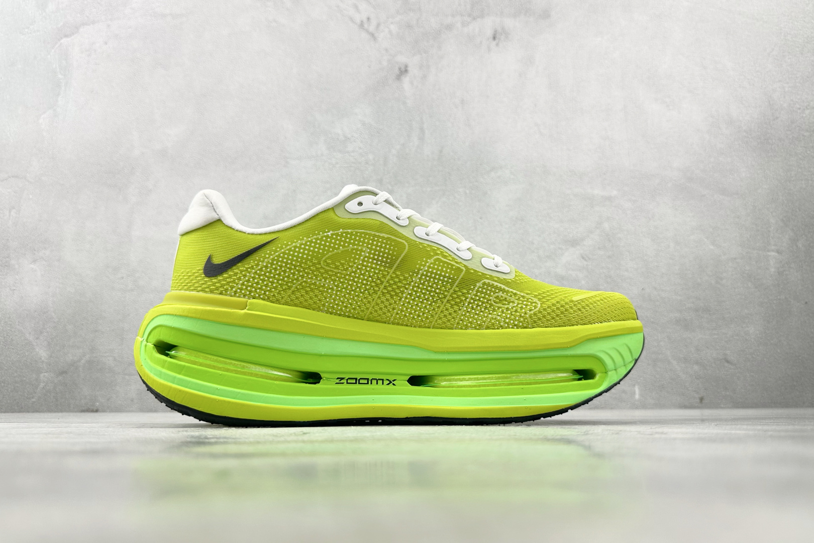Nike Vomero Vomero Premium 绿色 HQ2050-558