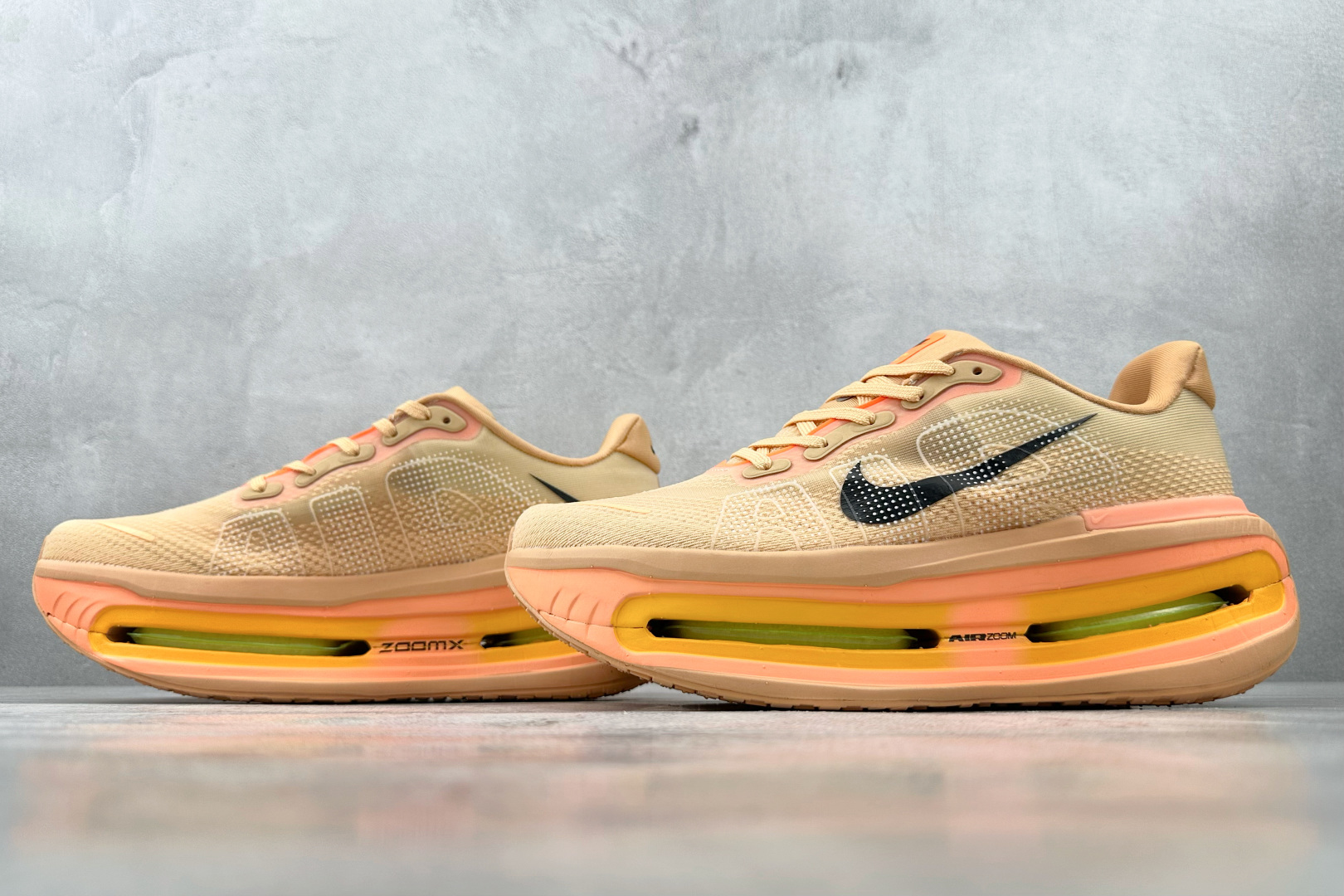 Nike Vomero Vomero Premium 橙色 HQ2050-100