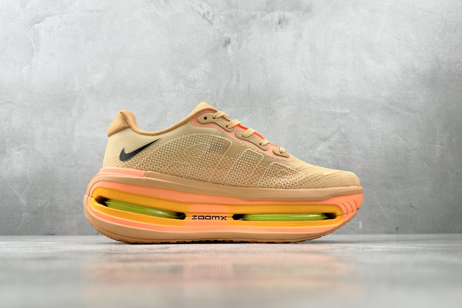 Nike Vomero Vomero Premium 橙色 HQ2050-100
