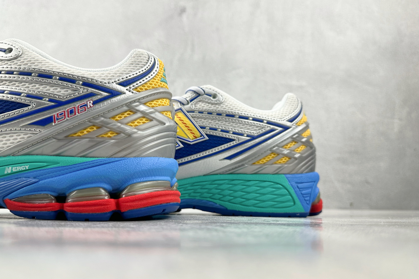 大厂出品 DTLR x New Balance NB 1906R 白蓝 U1906RMS