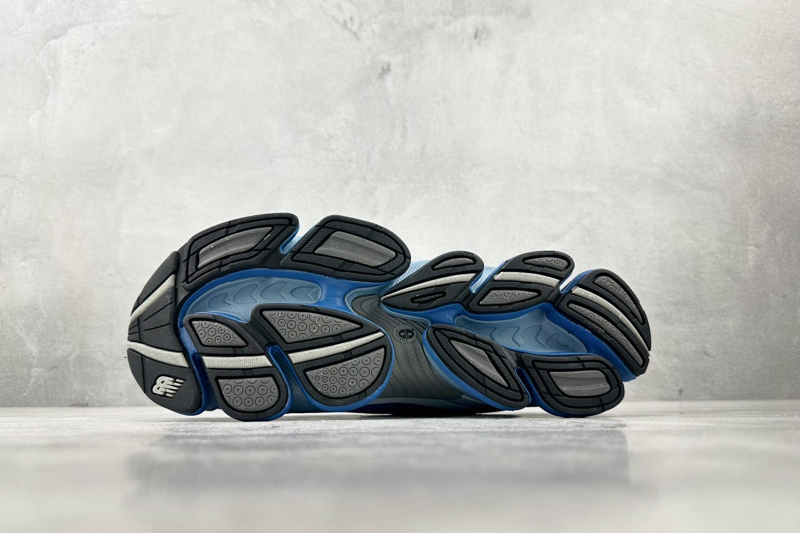 C 版 
大厂出品 New Balance NB 2000 蓝色

货号：U2000。BB
尺码：36 