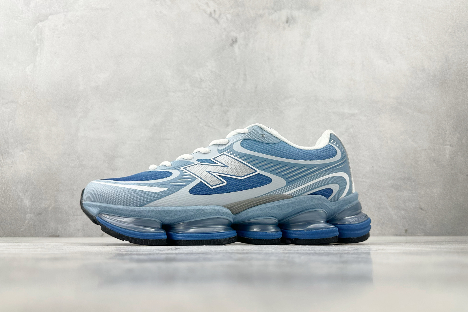 C 版 
大厂出品 New Balance NB 2000 蓝色

货号：U2000。BB
尺码：36 