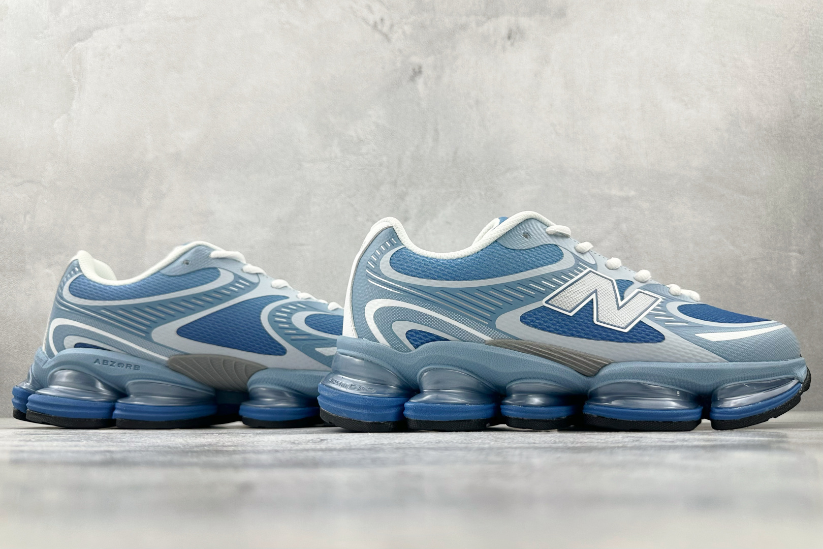 C 版 
大厂出品 New Balance NB 2000 蓝色

货号：U2000。BB
尺码：36 