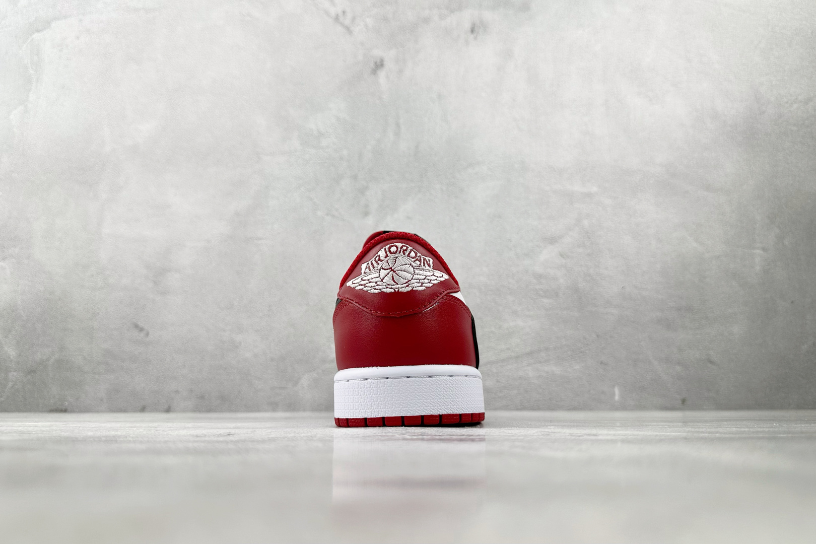 外贸专供 Travis Scott x Jordan Air Jordan 1 倒钩 红白黑 DM7866-101