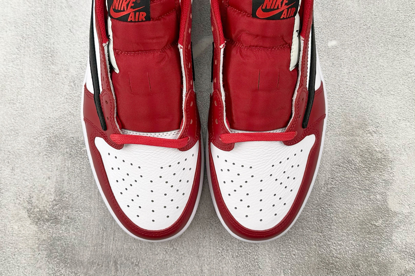 外贸专供 Travis Scott x Jordan Air Jordan 1 倒钩 红白黑 DM7866-101