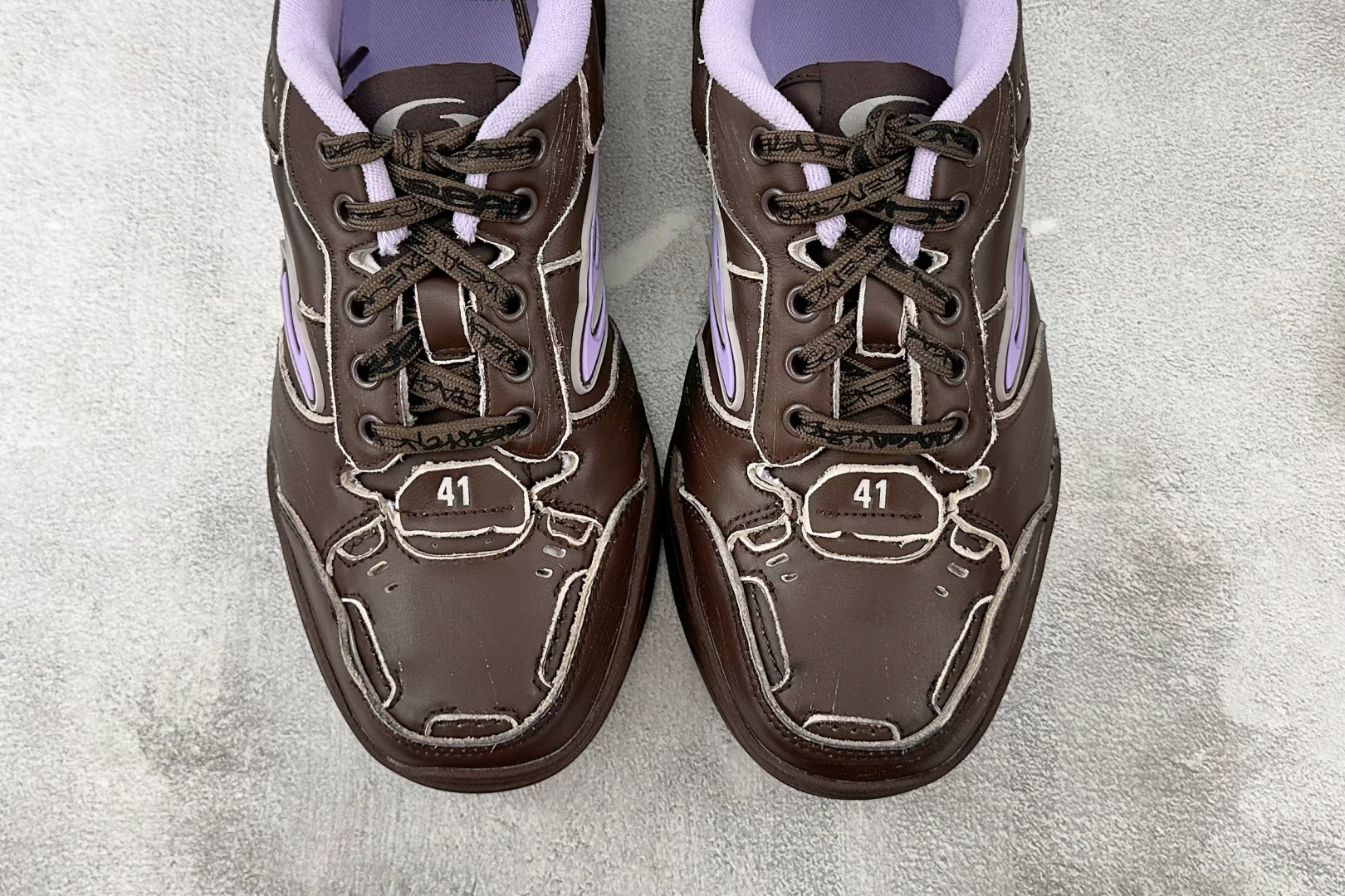 代购版 Balenciaga巴黎世家 Hamptons Worn-Out 棕色 841763WCURS2050