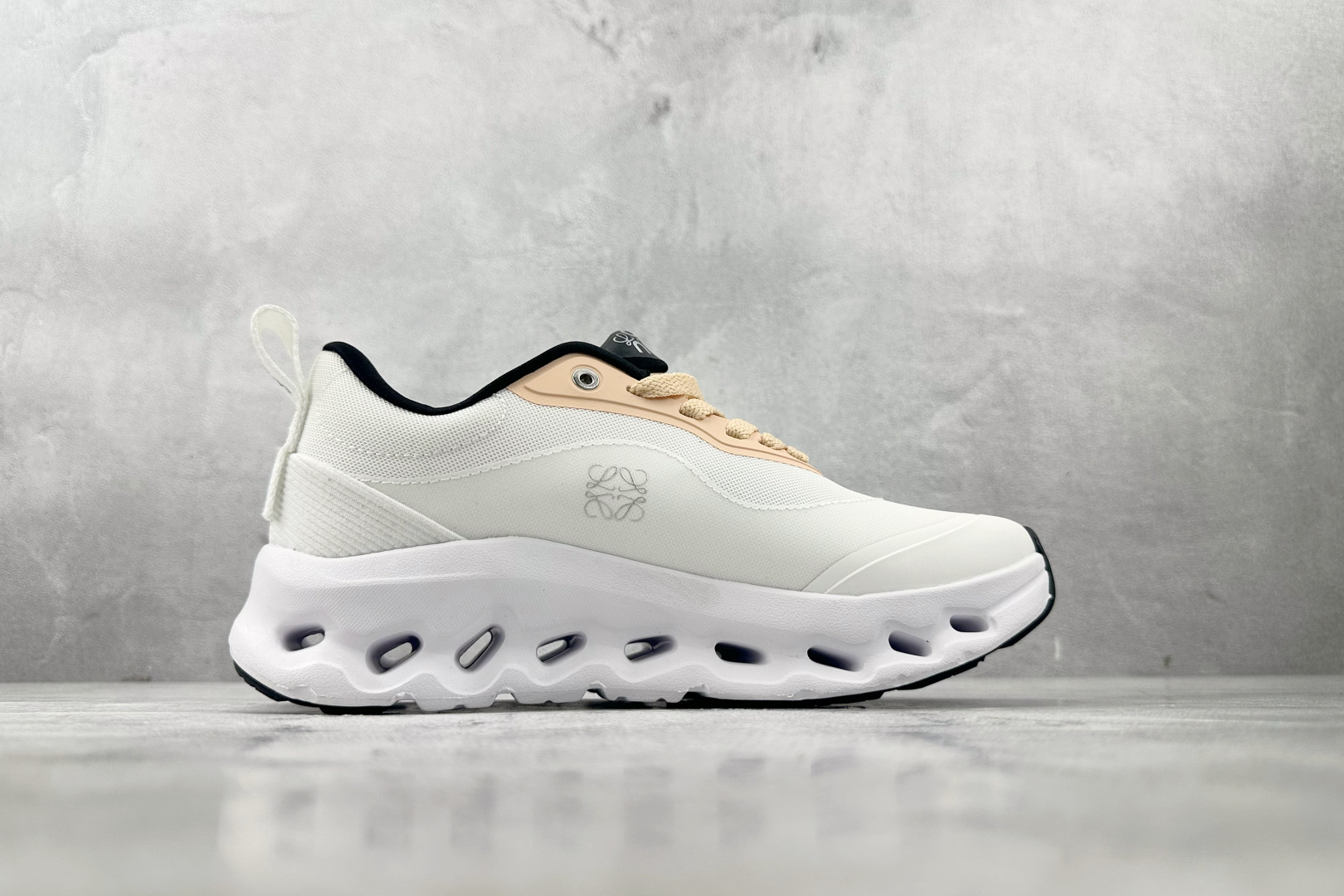 On昂跑 × LOEWE罗意威 Cloudtilt 2.0 棕灰色 3ME10693510