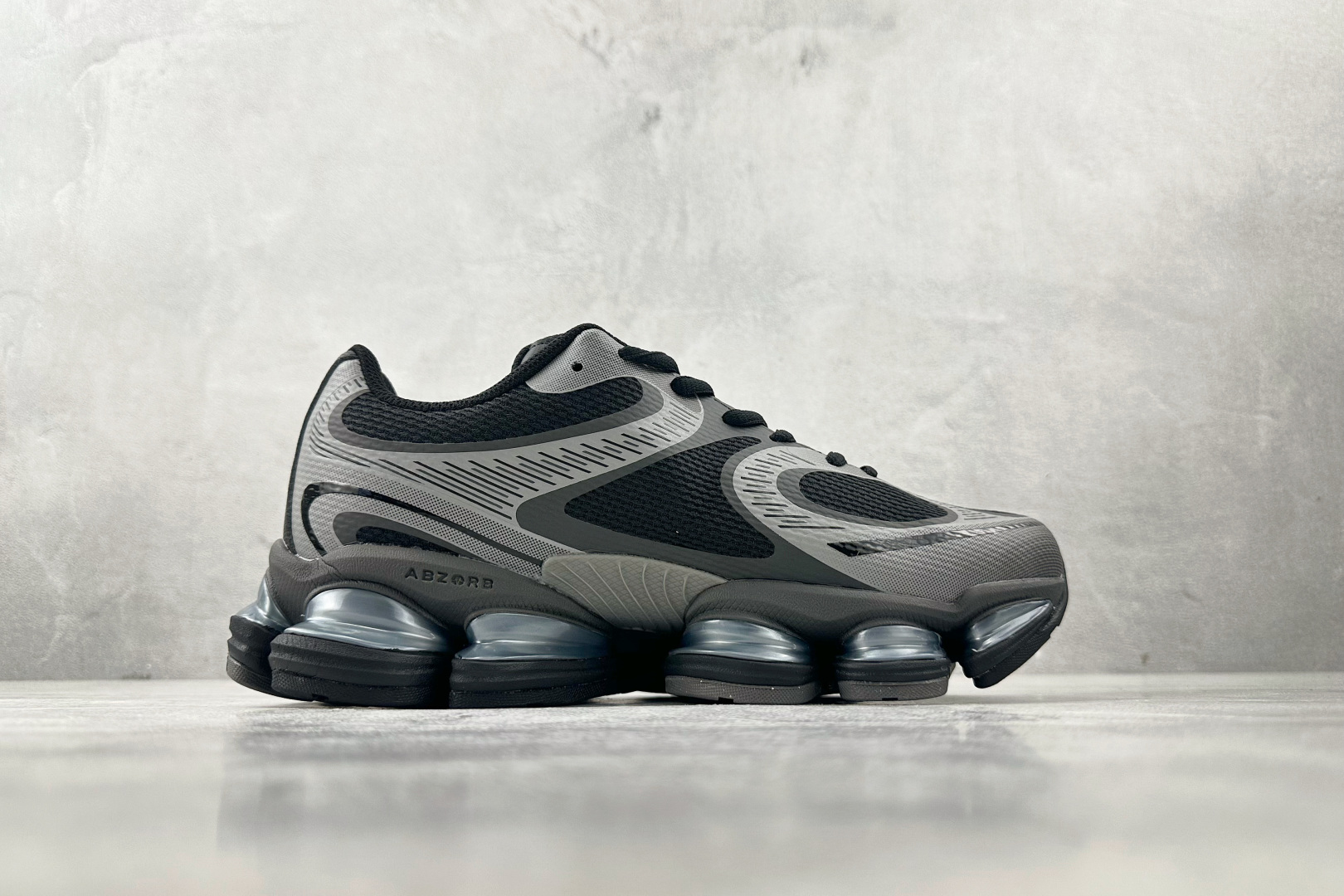 C 版 
大厂出品 New Balance NB 2000 银黑

货号：U2000EA
尺码：36 3