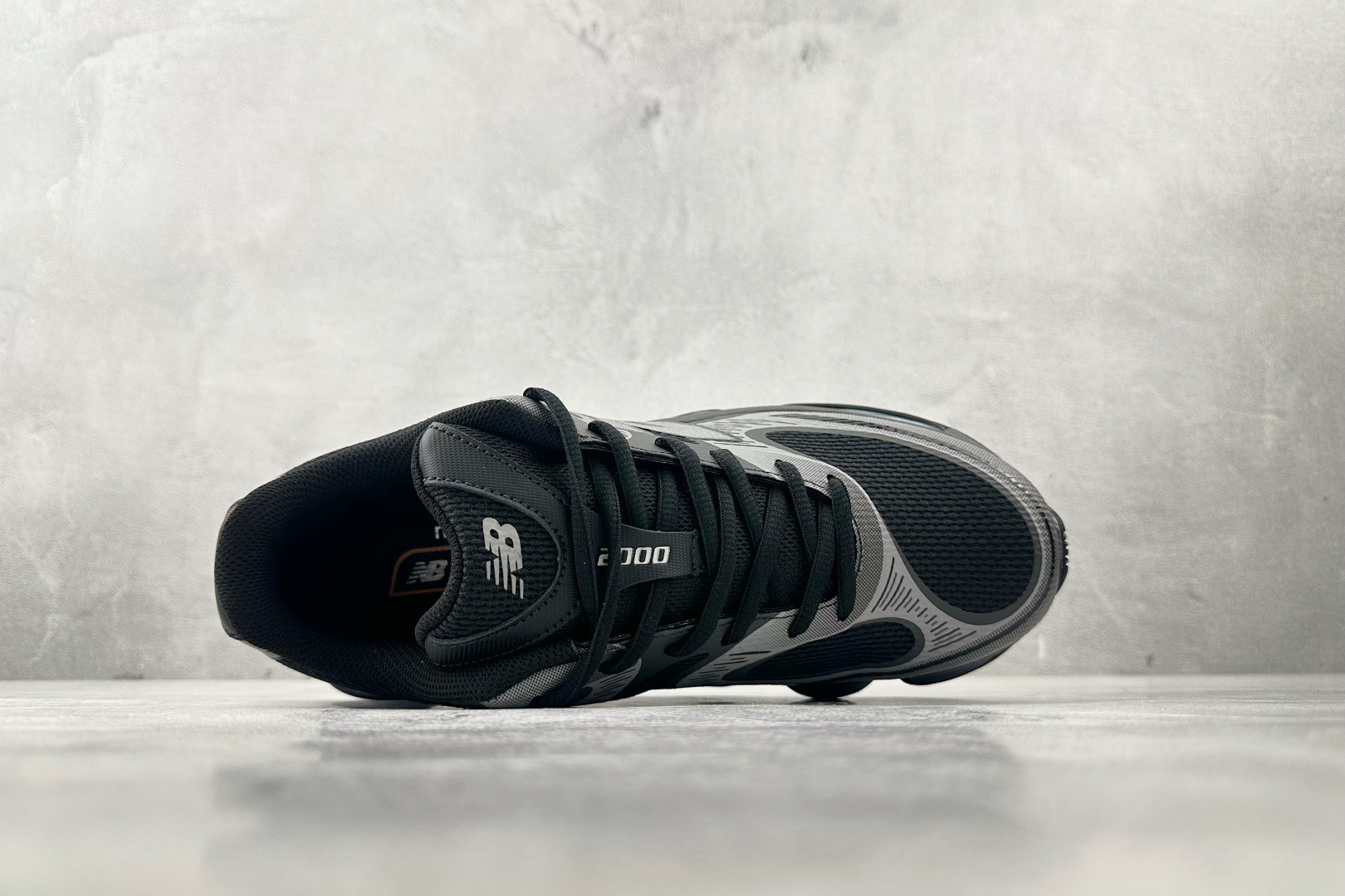 C 版 
大厂出品 New Balance NB 2000 银黑

货号：U2000EA
尺码：36 3