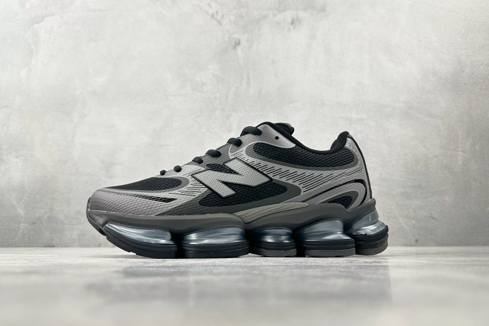 C 版 
大厂出品 New Balance NB 2000 银黑

货号：U2000EA
尺码：36 3