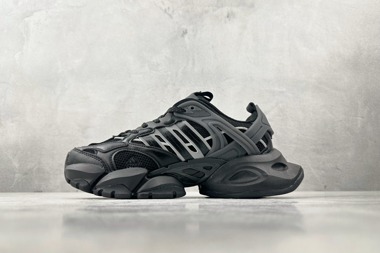 adidXLG RUNNER DELUXE 黑色 JR3086