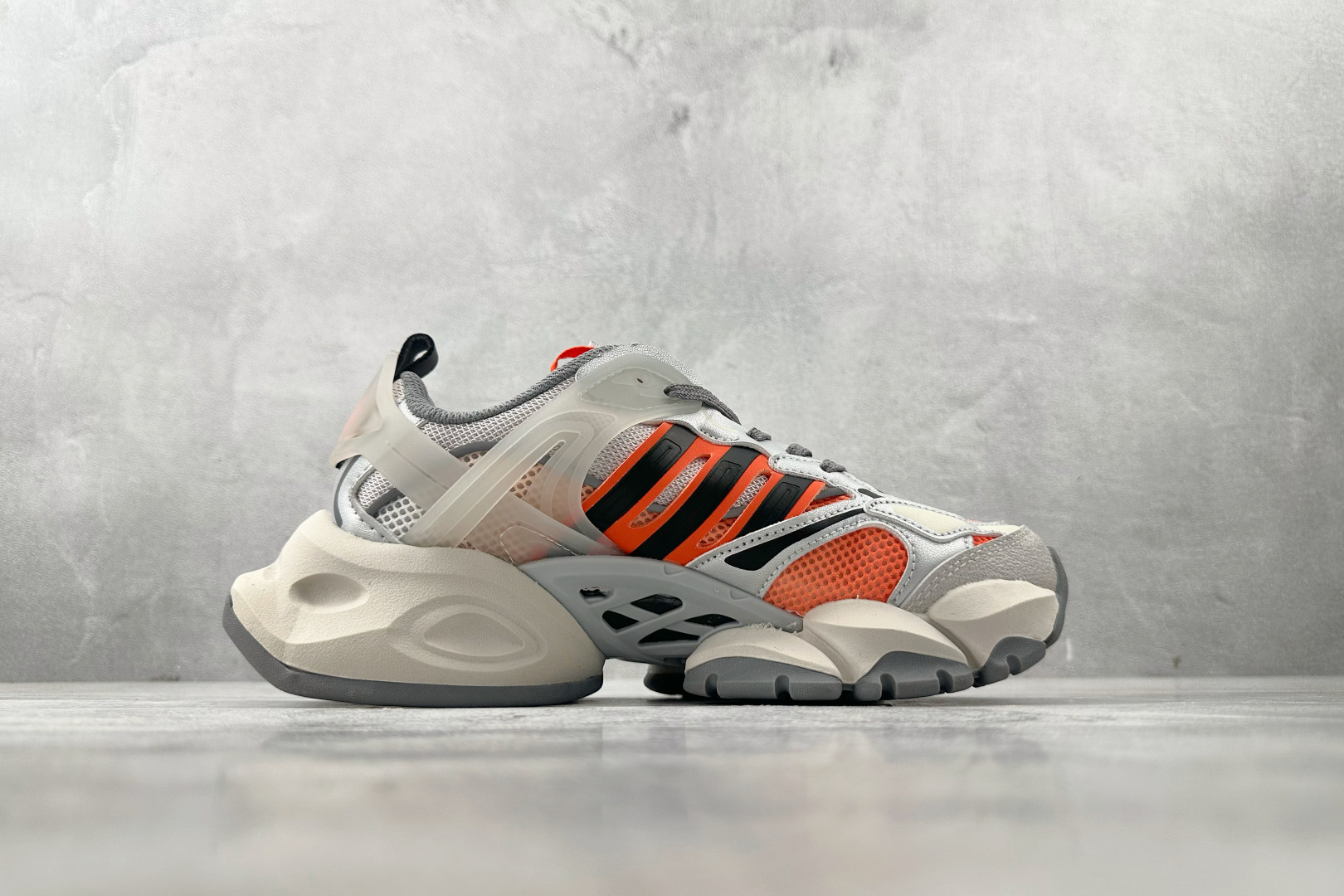 adidXLG RUNNER DELUXE 灰橙色 JP5763