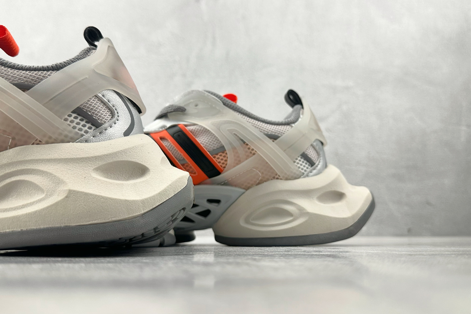 adidXLG RUNNER DELUXE 灰橙色 JP5763