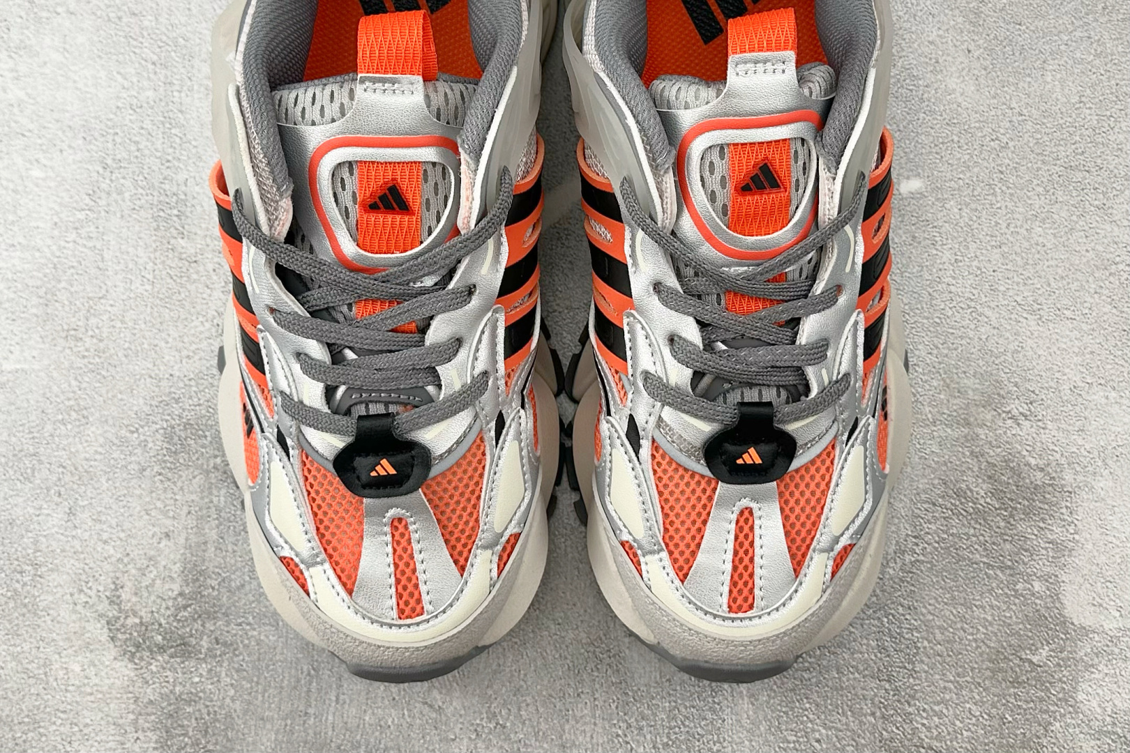 adidXLG RUNNER DELUXE 灰橙色 JP5763
