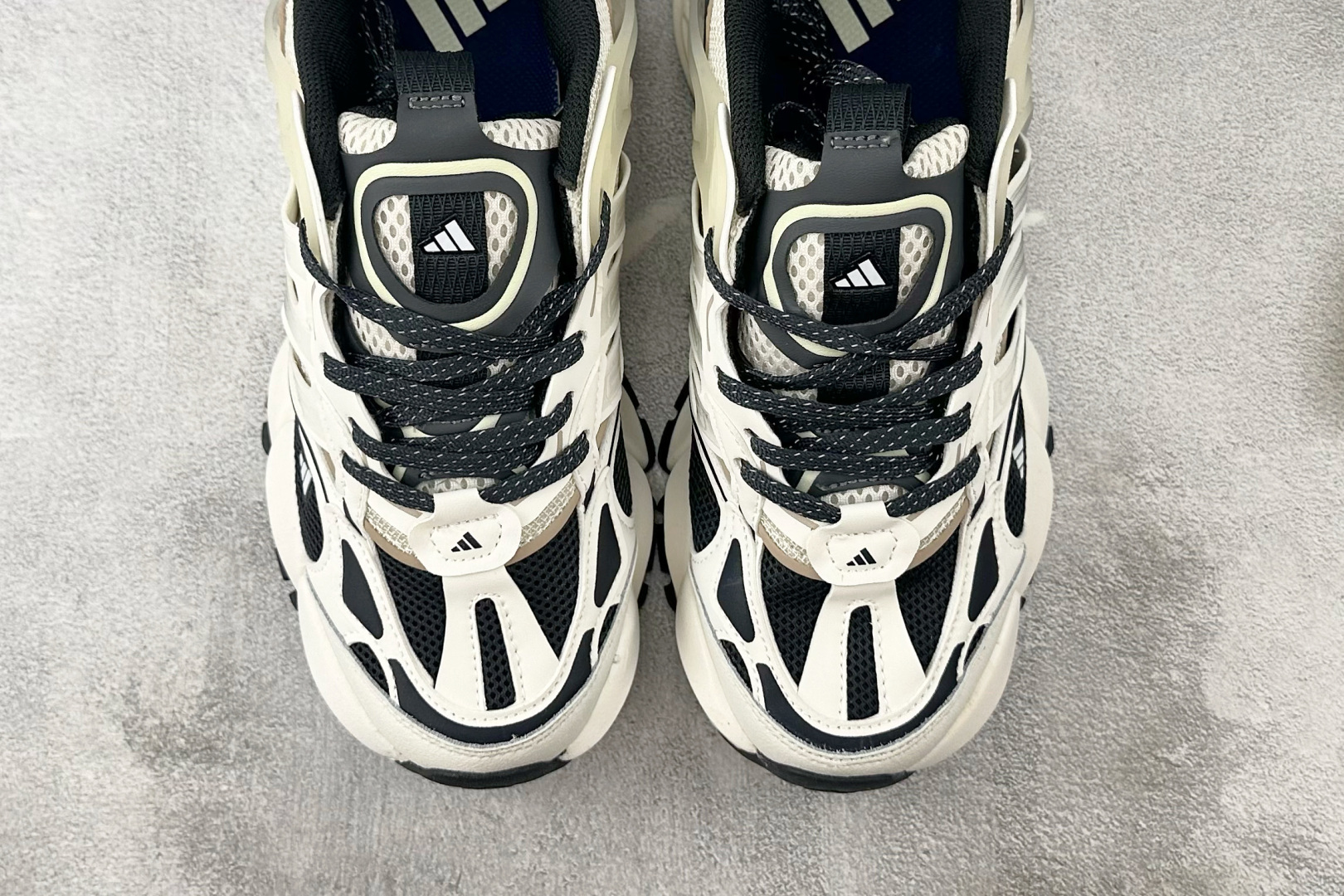 adidXLG RUNNER DELUXE 白棕色 JR0577