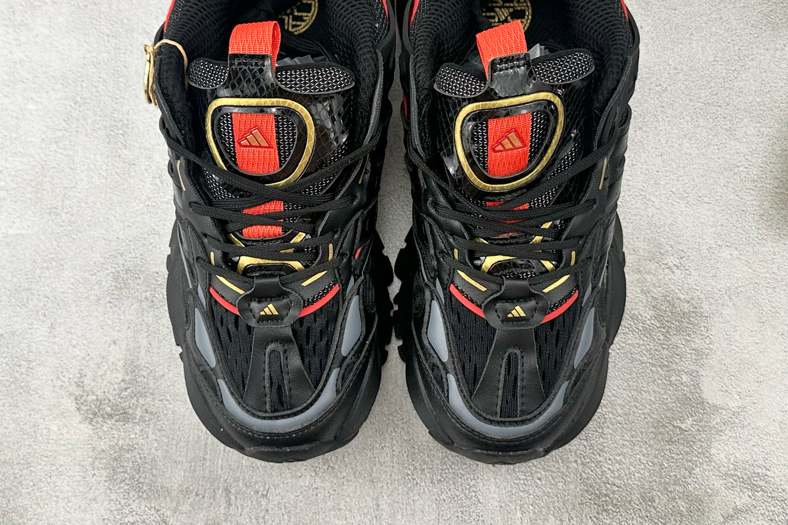adidXLG RUNNER DELUXE 黑红 JQ2974