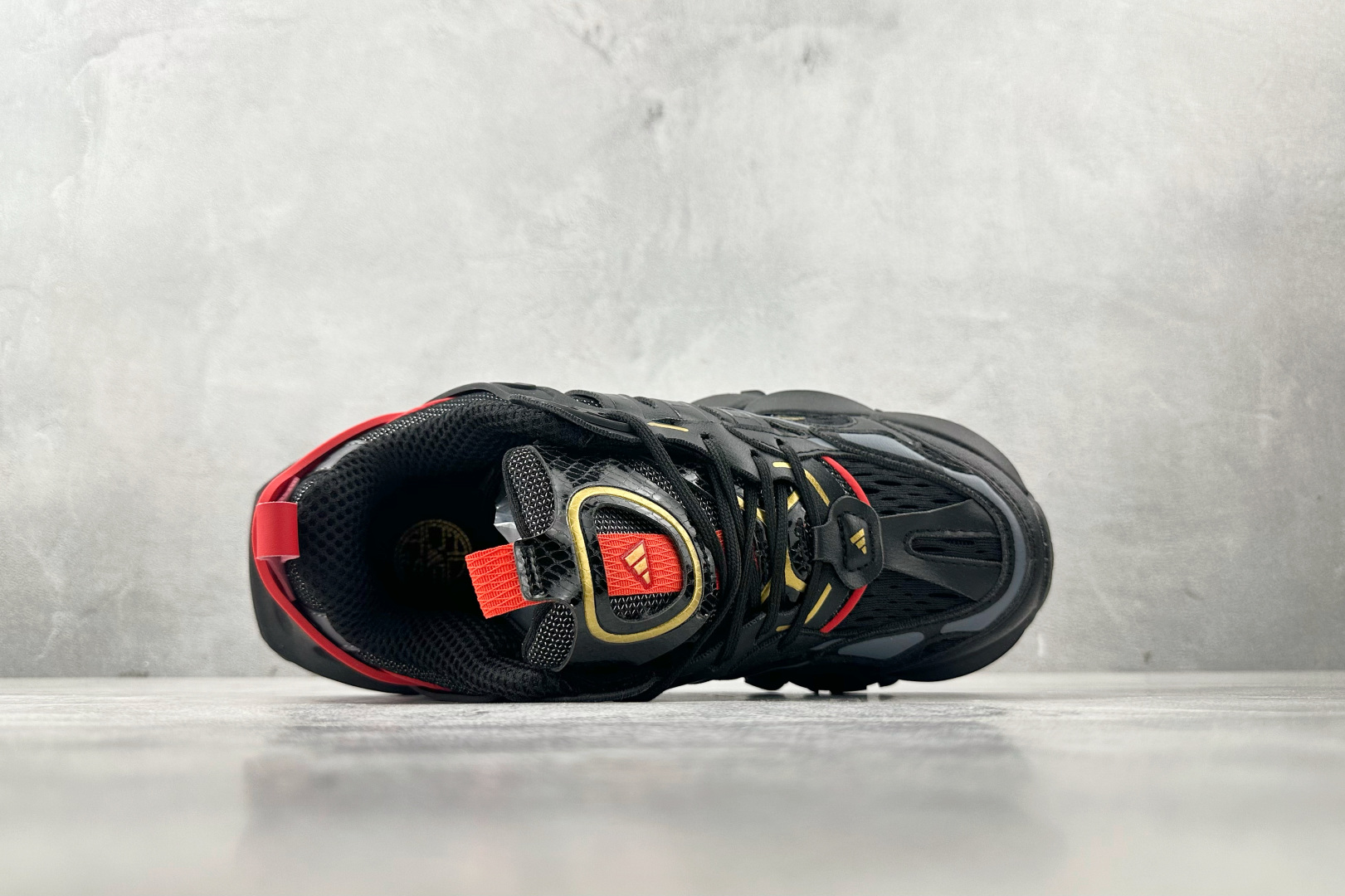 adidXLG RUNNER DELUXE 黑红 JQ2974