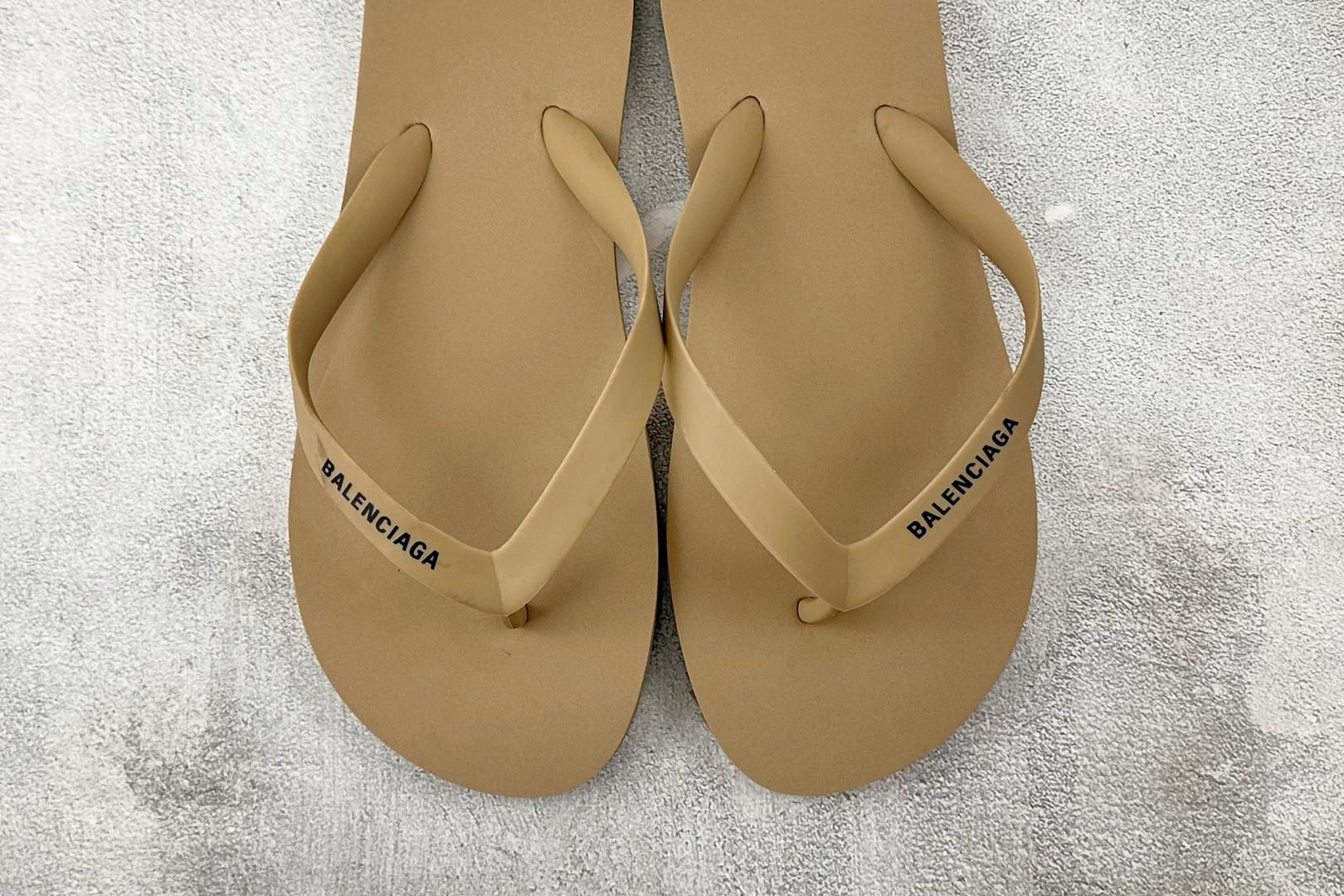 Balenciaga巴黎世家 米色 812925W1TAB9710