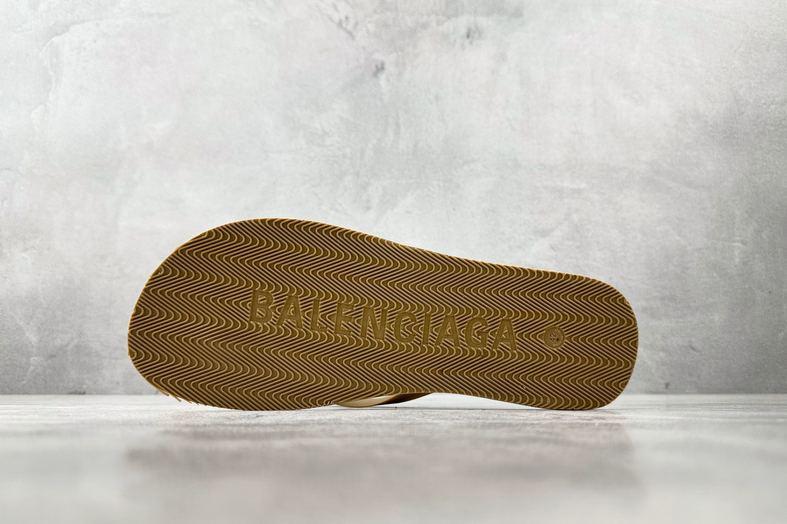 Balenciaga巴黎世家 米色 812925W1TAB9710