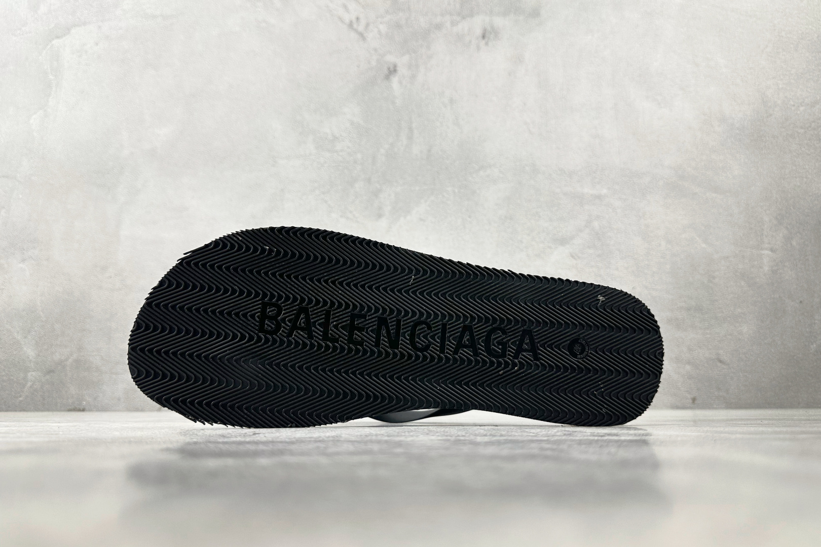 Balenciaga巴黎世家 黑色 812925W1TAA1090