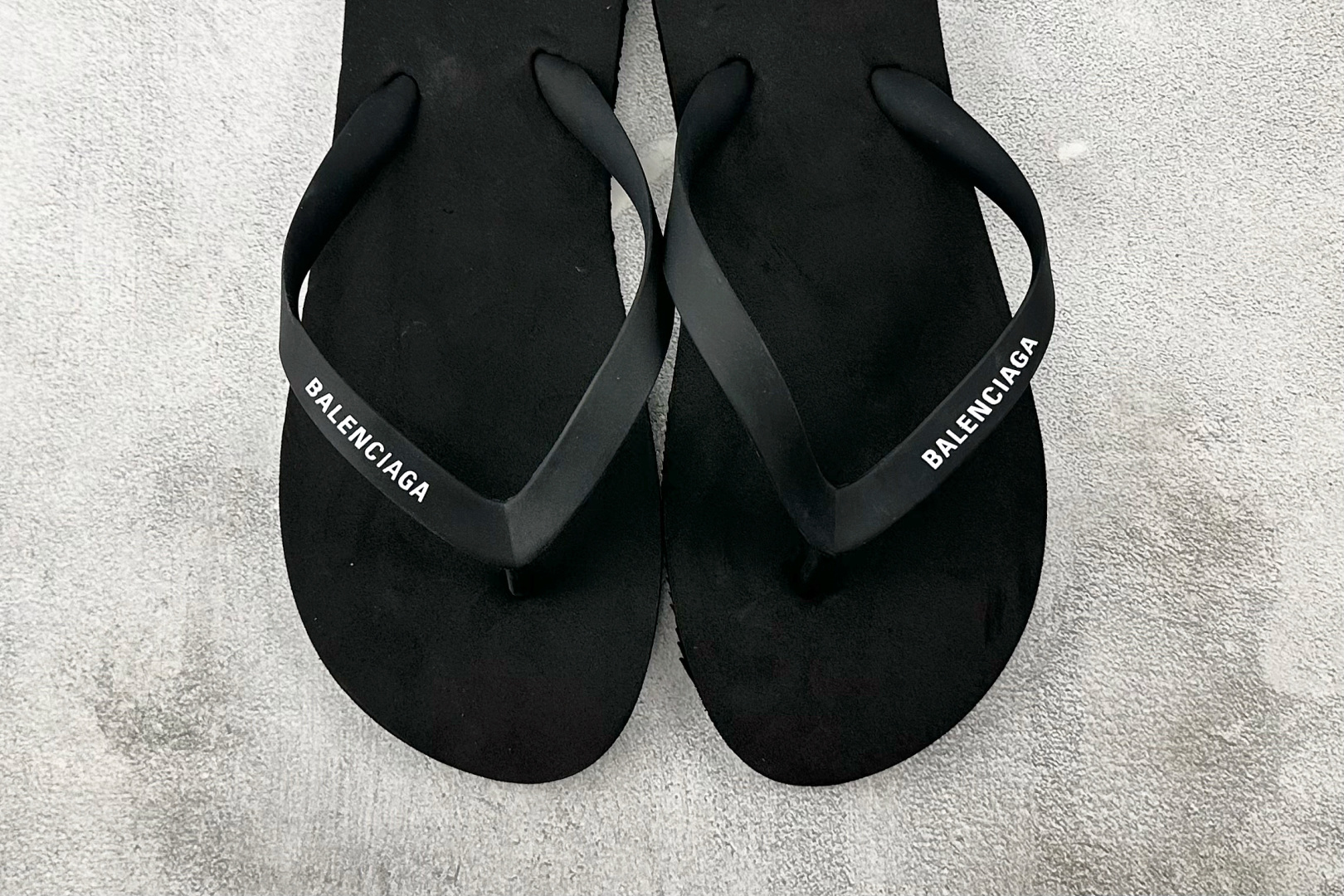 Balenciaga巴黎世家 黑色 812925W1TAA1090
