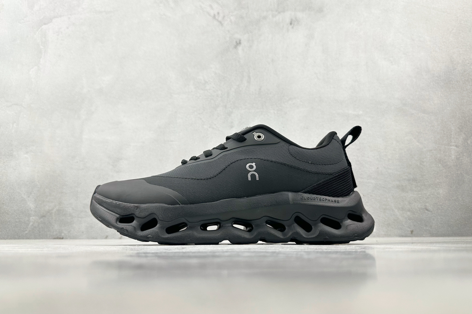On昂跑 × LOEWE罗意威 Cloudtilt 2.0 黑色 3ME10690555