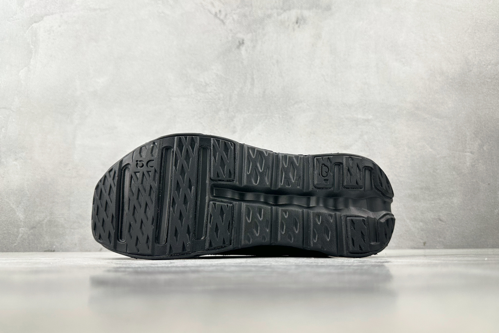 On昂跑 × LOEWE罗意威 Cloudtilt 2.0 黑色 3ME10690555