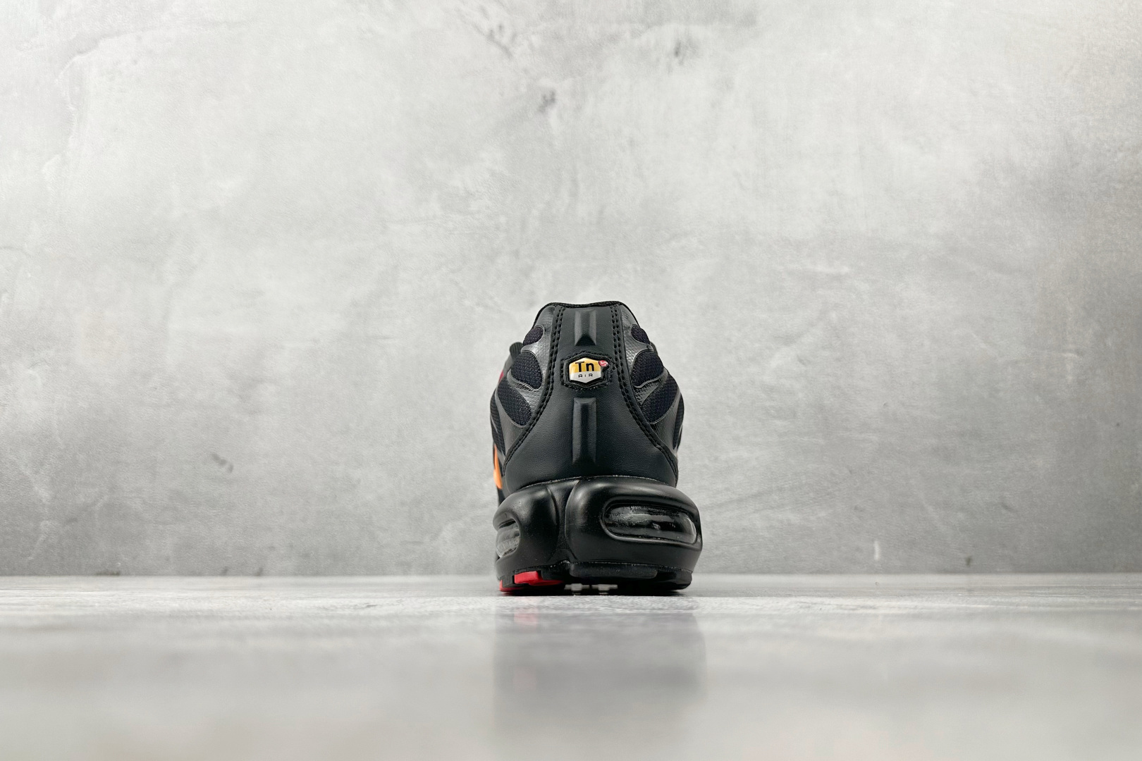 图片[9]-外贸 GW  Nike Air Max Plus 黑红色 货号：FB8024-600 尺码：36 36.5 37.5 38 38.5 39 40 40.5 41 42 42.5 43 44 44.5 45 46-选品中心