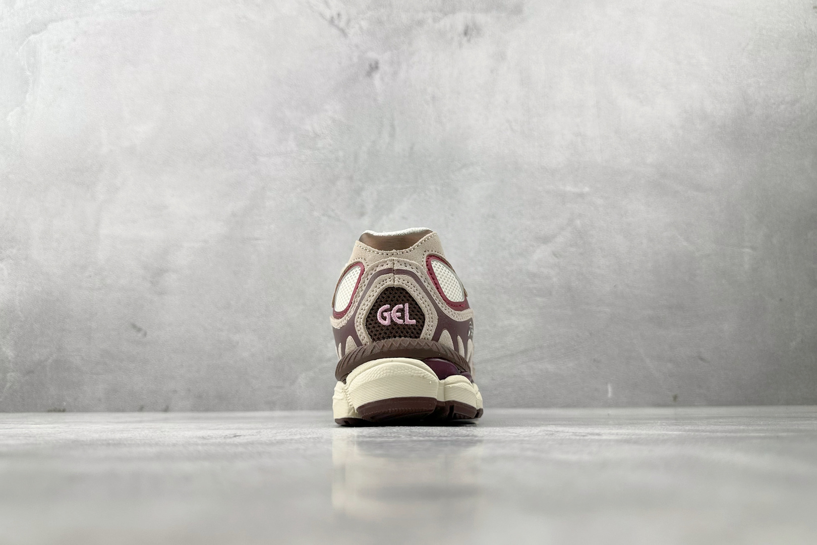 Asics GEL-NYC系列 甜粉色 1203A788-100